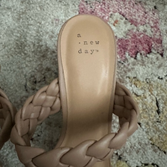 A New Day Women's Tan Braided Sandals size 10 - Picture 3 of 10